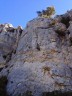 Une falaise sur le chemin d'accès à la chapelle