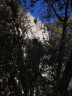 le mur du château en surplomb