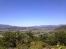 Le canal au loin la montagne de la Baume