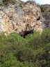 falaise rocheuse et grotte